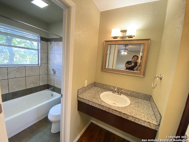 Image 5 of 7 For 211 Natalen Ave  203