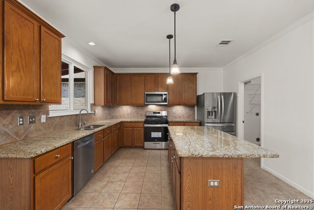 Image 13 of 34 For 815 Windhurst