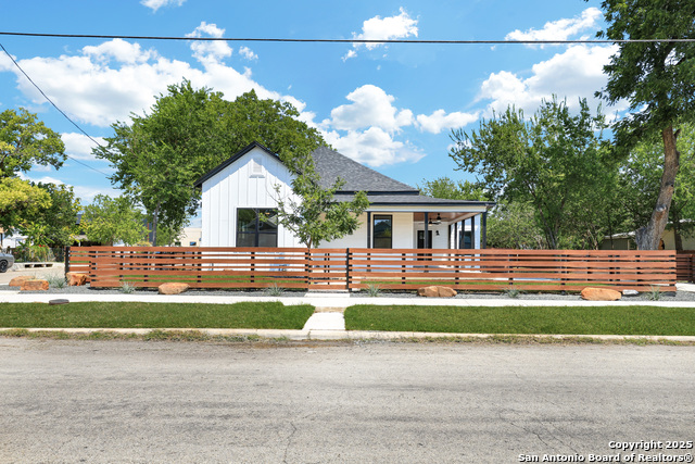 Details for 2425 Monterey St, San Antonio, TX 78207