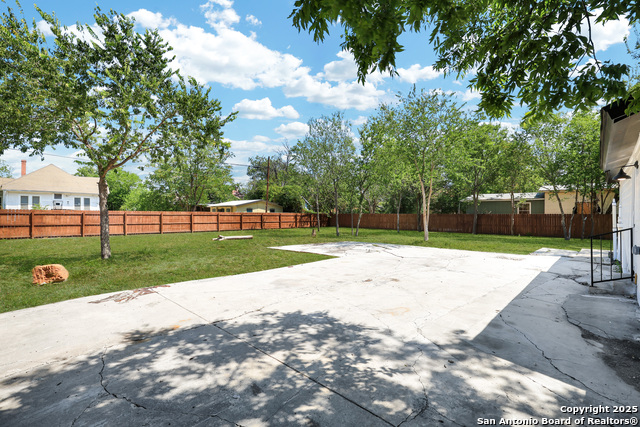 Image 26 of 35 For 2425 Monterey St