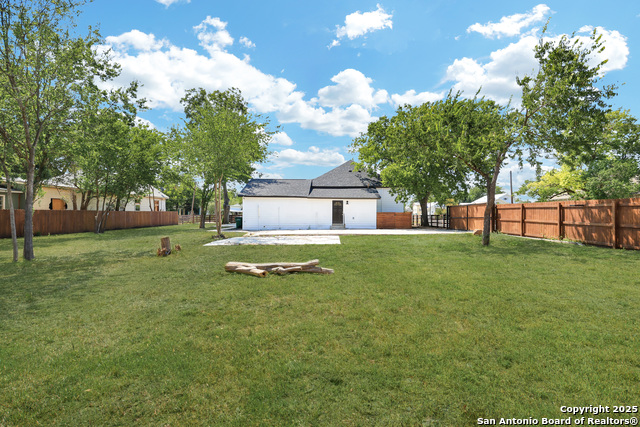 Image 28 of 35 For 2425 Monterey St