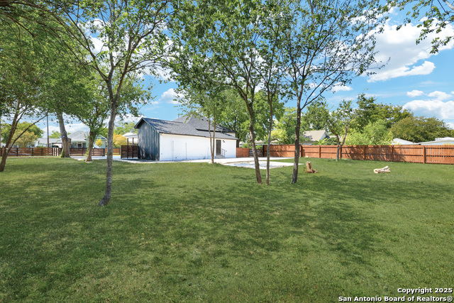 Image 29 of 35 For 2425 Monterey St