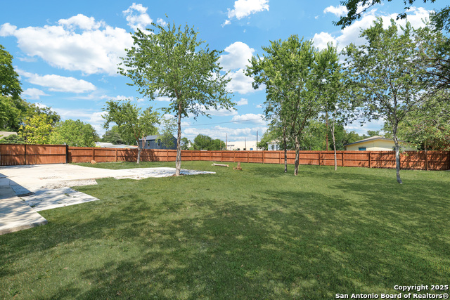 Image 30 of 35 For 2425 Monterey St