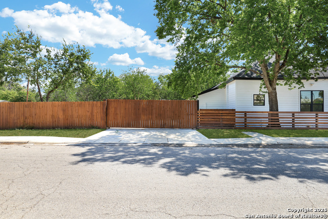 Image 35 of 35 For 2425 Monterey St