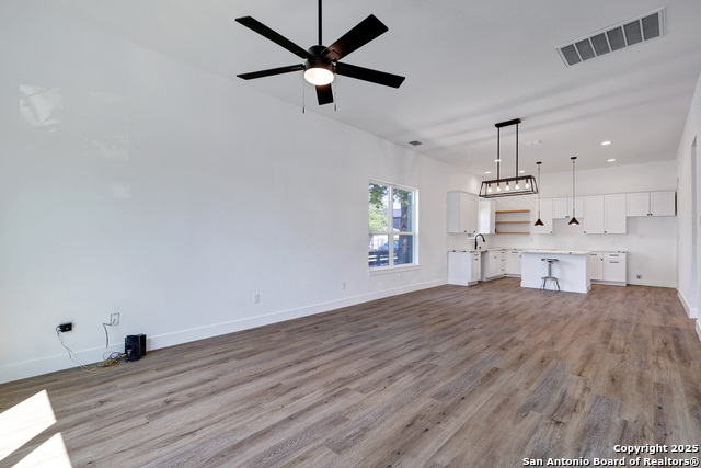 Image 8 of 35 For 2425 Monterey St