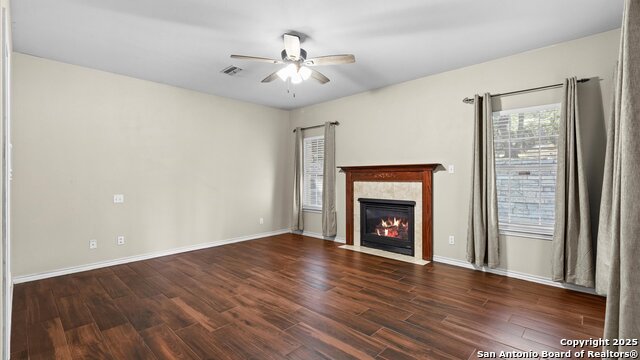 Listing photo id 17 for 1241 Village Top