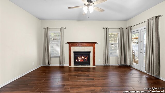 Listing photo id 18 for 1241 Village Top