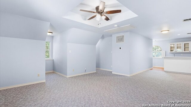 Listing photo id 26 for 1241 Village Top