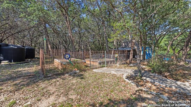 Listing photo id 45 for 1241 Village Top