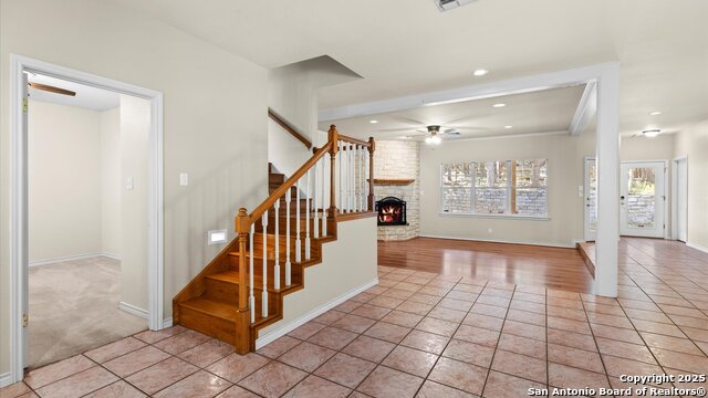 Listing photo id 6 for 1241 Village Top