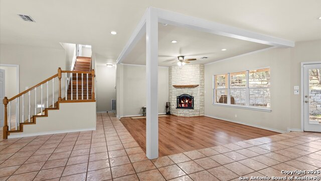 Listing photo id 7 for 1241 Village Top