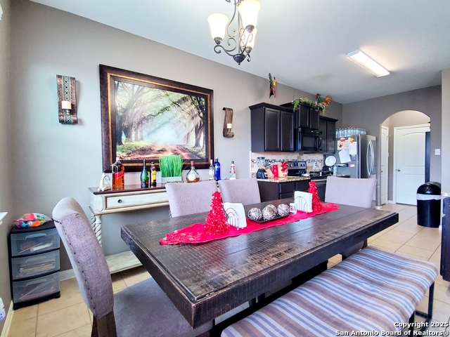 Image 15 of 36 For 7039 Capeshaw