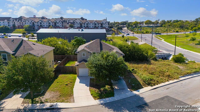 Listing photo id 14 for 4806 Appleseed Ct