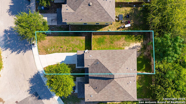 Listing photo id 2 for 4806 Appleseed Ct