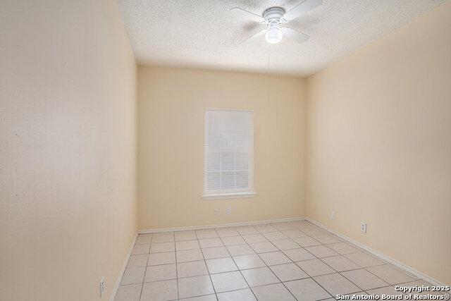 Image 11 of 13 For 7601 Windsor Oaks