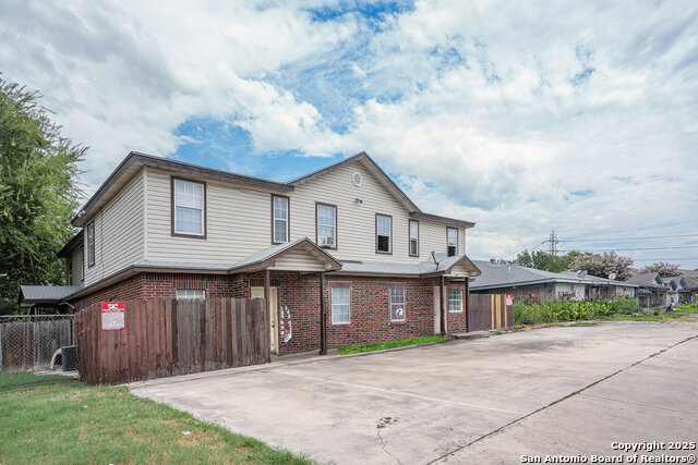Image 2 of 13 For 7601 Windsor Oaks