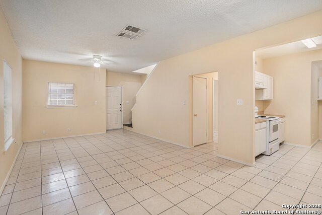 Image 3 of 13 For 7601 Windsor Oaks