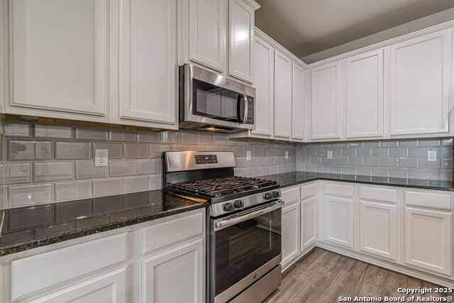 Listing photo id 19 for 8922 Grand Western