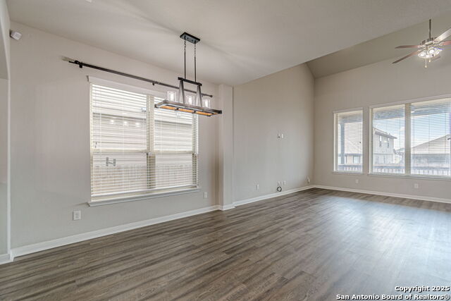 Listing photo id 20 for 8922 Grand Western