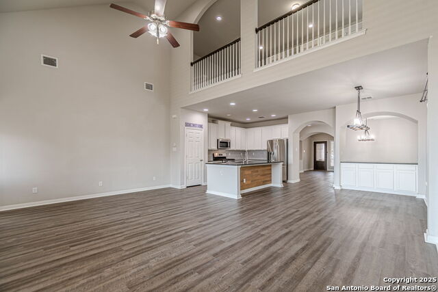 Listing photo id 25 for 8922 Grand Western