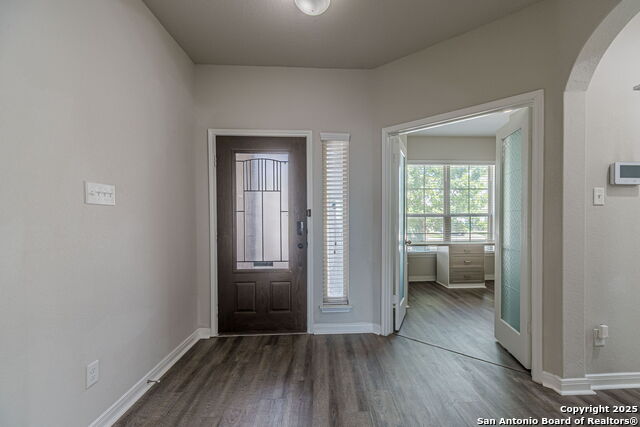 Listing photo id 1 for 8922 Grand Western