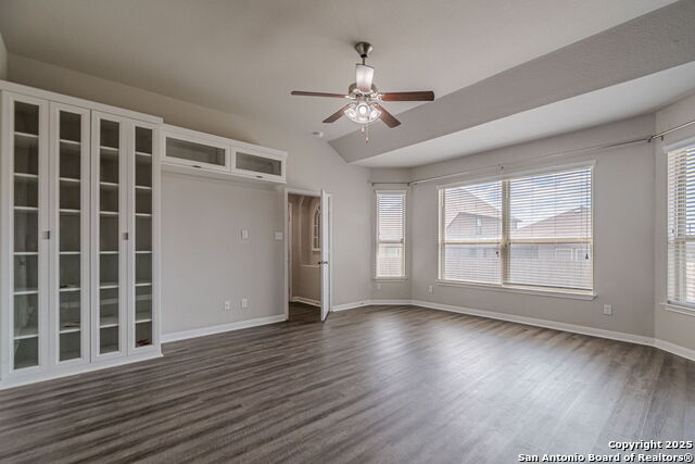 Listing photo id 29 for 8922 Grand Western