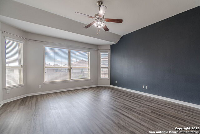 Listing photo id 30 for 8922 Grand Western