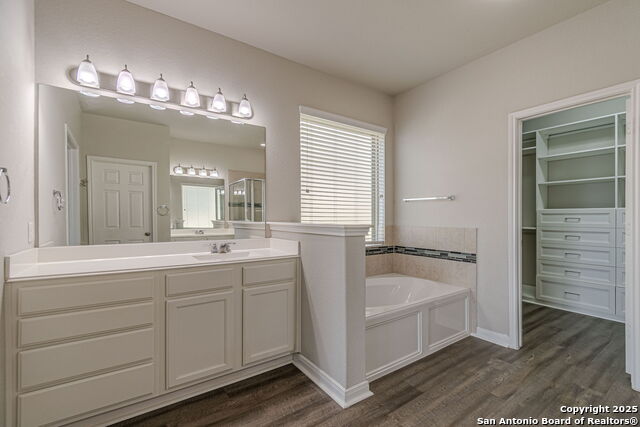Listing photo id 31 for 8922 Grand Western