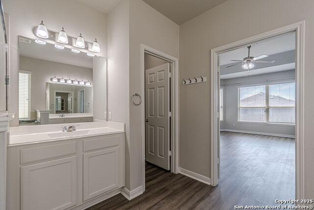 Listing photo id 36 for 8922 Grand Western