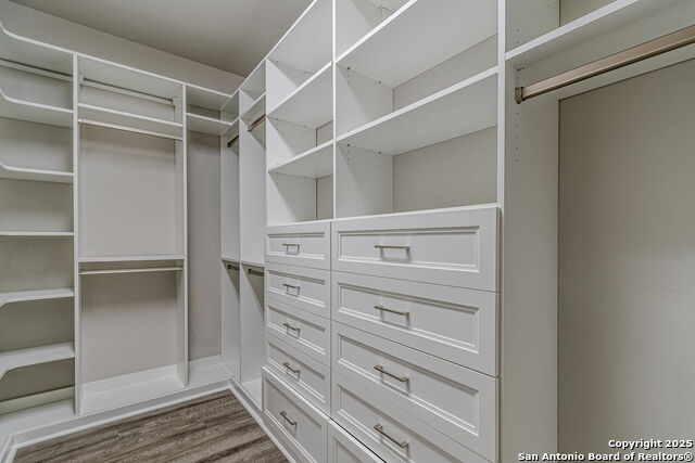Listing photo id 38 for 8922 Grand Western
