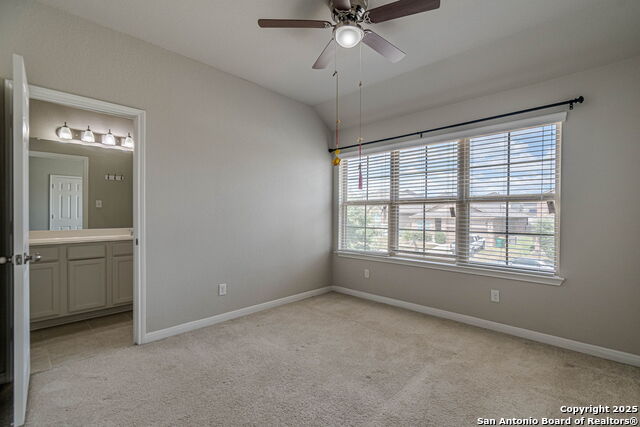 Listing photo id 47 for 8922 Grand Western