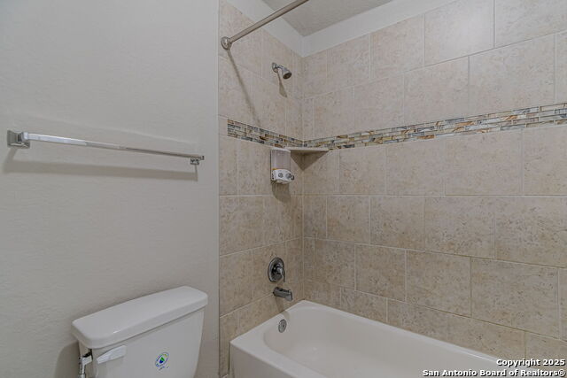 Listing photo id 52 for 8922 Grand Western