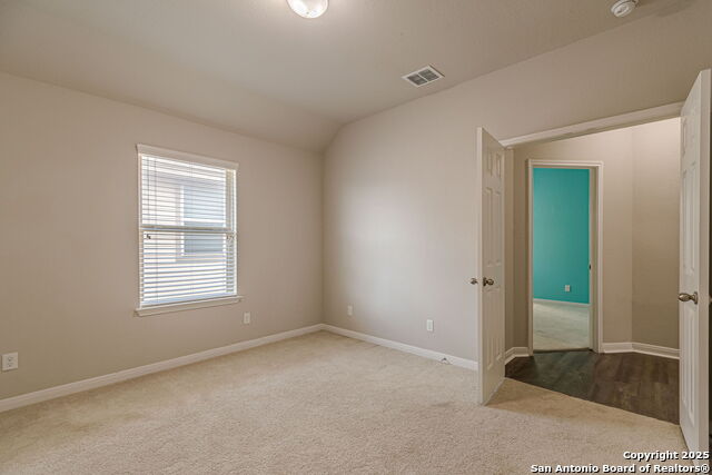 Listing photo id 57 for 8922 Grand Western