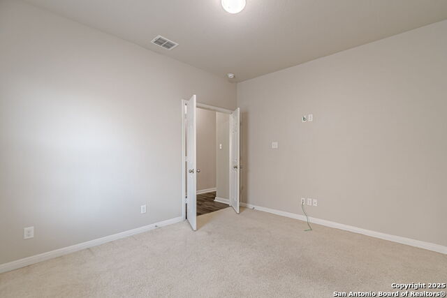 Listing photo id 58 for 8922 Grand Western