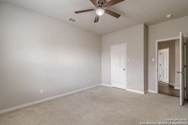Listing photo id 60 for 8922 Grand Western