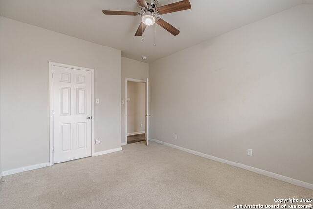 Listing photo id 61 for 8922 Grand Western