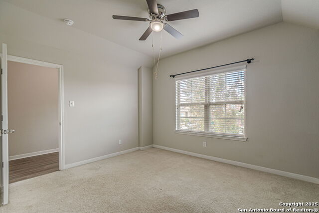 Listing photo id 67 for 8922 Grand Western
