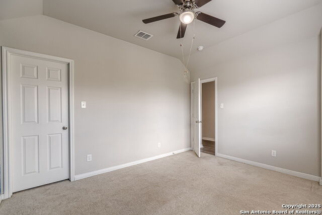 Listing photo id 68 for 8922 Grand Western