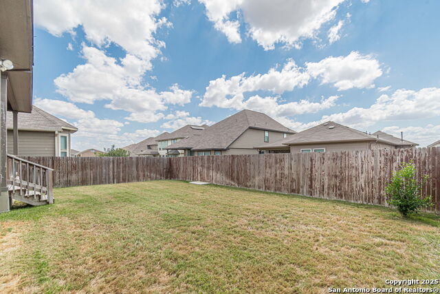 Listing photo id 73 for 8922 Grand Western