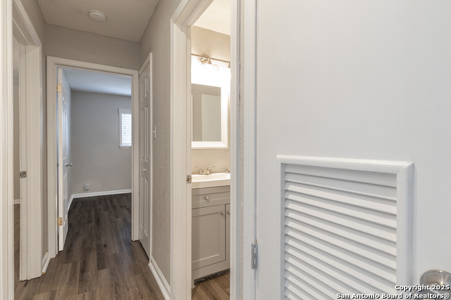Image 11 of 39 For 1005-07 Boling Brook St.