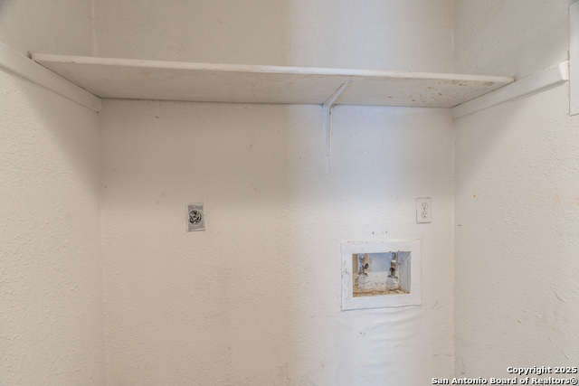 Image 16 of 39 For 1005-07 Boling Brook St.