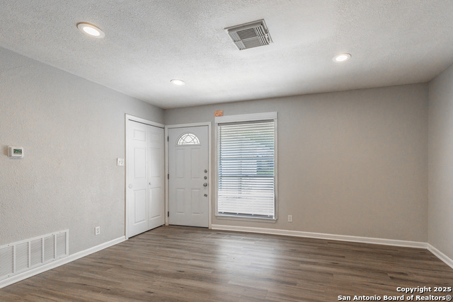 Image 3 of 39 For 1005-07 Boling Brook St.