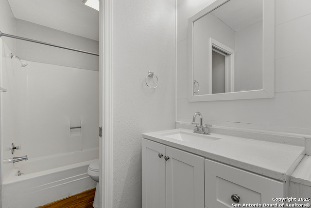Image 30 of 39 For 1005-07 Boling Brook St.