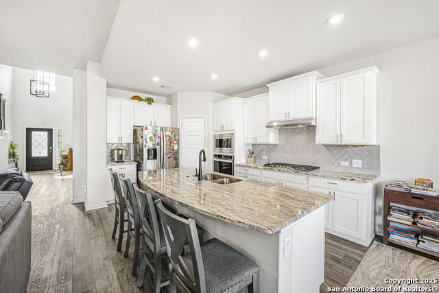 Image 11 of 21 For 2036 Market Trail