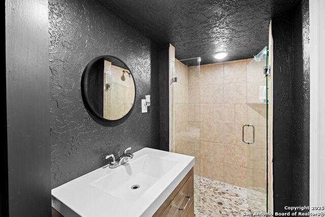 Image 14 of 30 For 626 Flintstone Dr