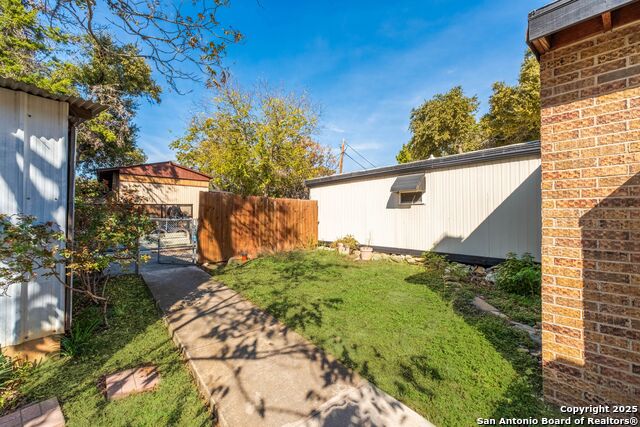 Image 25 of 30 For 626 Flintstone Dr