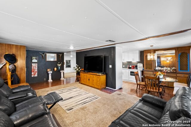Image 5 of 30 For 626 Flintstone Dr