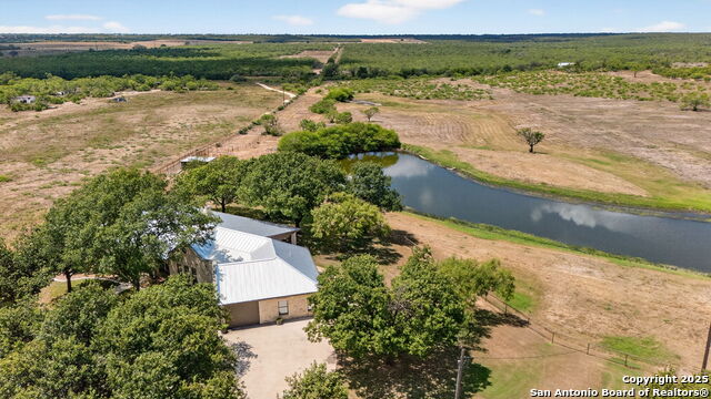 Details for 2220 Fm 1343, Devine, TX 78016