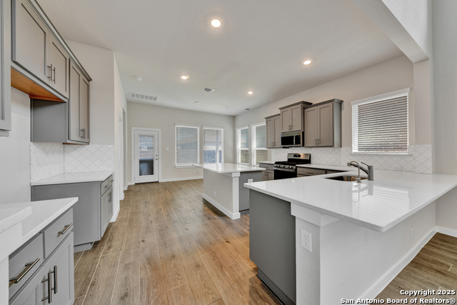 Listing photo id 8 for 3013 Werra  