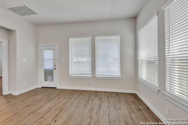 Listing photo id 13 for 3013 Werra  